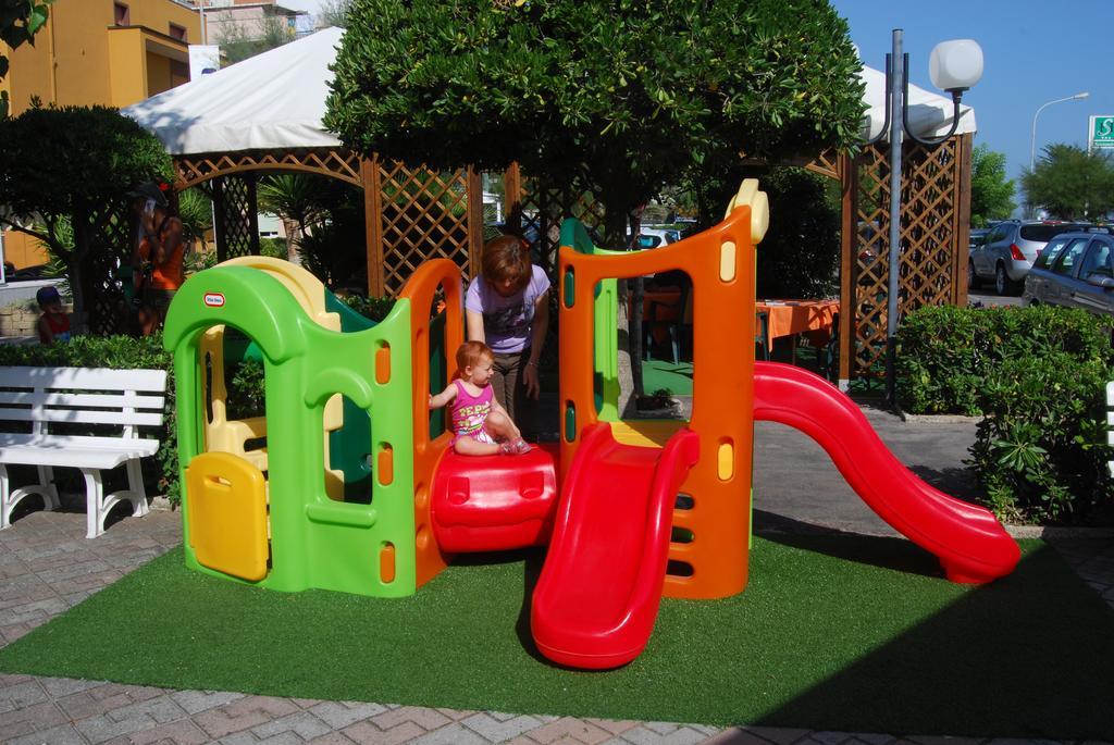 Perla Hotel 3*